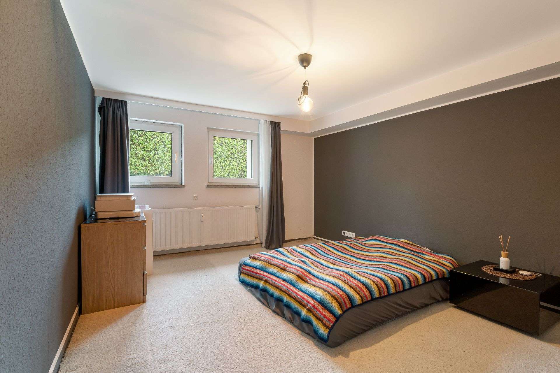 Immobilie in Schwalbach - Wohnen und Investieren: Saniertes Mehrfamilienhaus in attraktiver Feldrandlage in Schwalbach/Ts. - Bild 24