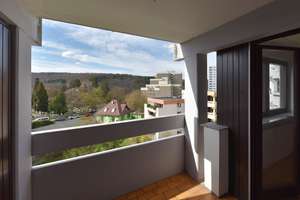 Helle 3-Zimmerwohnung mit überdachtem Balkon und  1 Tiefgaragen-Stellplatz – Die vollständige Adresse der Immobilie erhältst du vom Anbieter., 70195 Botnang-Nord, Stuttgart – Vorschaubild 2