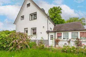 Blömker! Charmante Doppelhaushälfte mit Wintergarten, Garage und großem Garten in Bottrop-Eigen – Die vollständige Adresse der Immobilie erhältst du vom Anbieter., 46240 Eigen, Bottrop – Vorschaubild 2