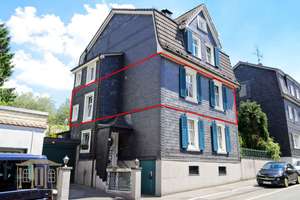 Schöne und helle 3 ZKDB Wohnung in gepflegtem Altbau mit viel Charme in Wuppertal-Cronenberg – Die vollständige Adresse der Immobilie erhältst du vom Anbieter., 42349 Cronenberg, Wuppertal – Vorschaubild 2