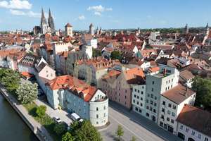 Stilvoll sanierte 3-Zimmer-Altbauwohnung direkt an der Donau mit TG-Stellplatz – Die vollständige Adresse der Immobilie erhältst du vom Anbieter., 93047 Innenstadt, Regensburg – Vorschaubild 40