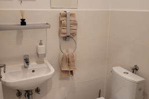 Stilvolle 3-Zimmer-Wohnung mit neuer Inselküche, TG und Balkon – Waldtruderinger Straße 58, 81827 Waldtrudering, München – Vorschaubild 6