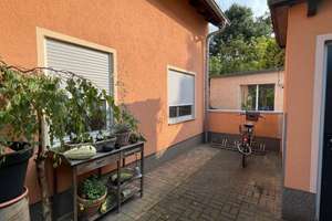 Wohnraum mit Wert: Mehrparteienhaus als langfristige Anlage – Die vollständige Adresse der Immobilie erhältst du vom Anbieter., 4838 Eilenburg – Vorschaubild 3