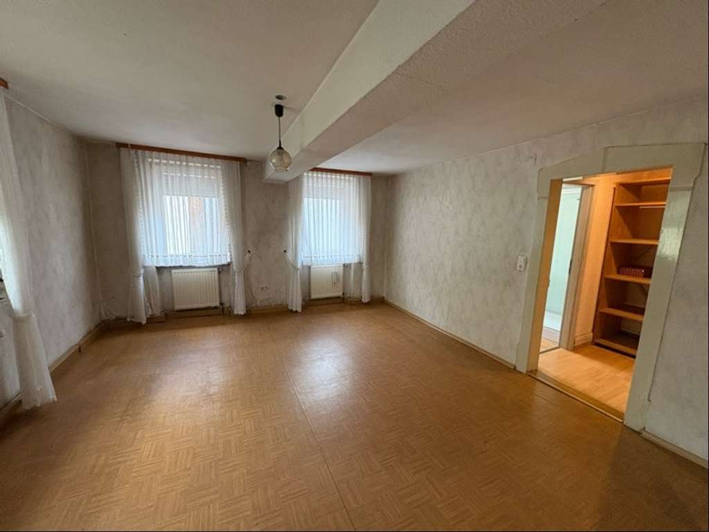 Immobilie in Billigheim-Ingenheim - Charmantes Fachwerkhaus mit großer Scheune und Innenhof - Bild 4