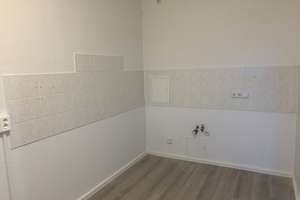 Geräumige Familienwohnung mit Balkon sucht Sie! – Ahrenshooper Straße 10, 13051 Neu-Hohenschönhausen, Berlin – Vorschaubild 5