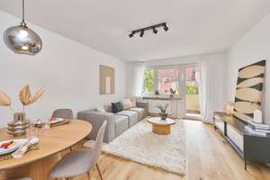 Erstbezug nach Kernsanierung: Lichtdurchflutete 3-Zimmer-Wohnung mit Südbalkon