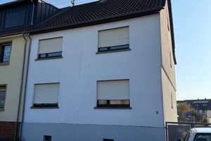 2-Fam-Haus mit großem Grundstück (Privatverkauf)