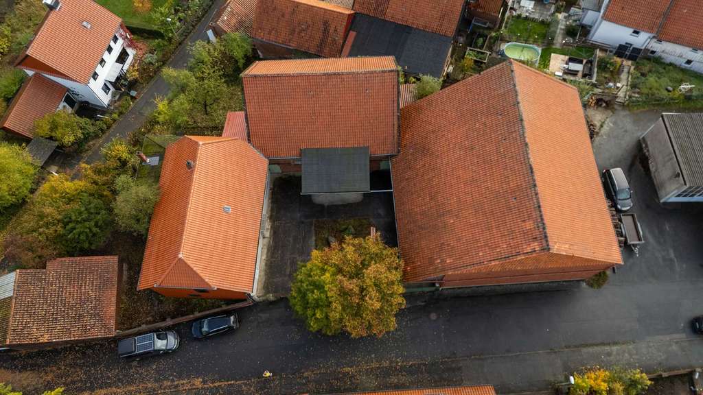 Immobilie in Liebenburg - Tradition trifft Zukunft – Resthof mit neuer PV-Anlage und Raum für große Ideen - Bild 0