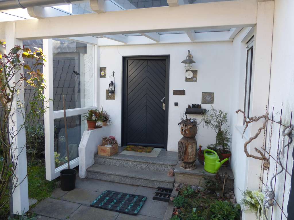 Immobilie in Wermelskirchen - Schönes, gepflegtes Haus in der Hofschaft Oberwinkelhausen - Bild 2