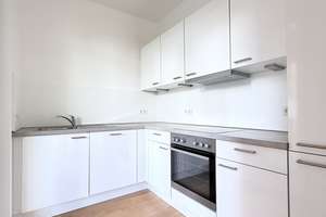 Moderne Ergeschosswohnung mit weitläufiger Terrasse und Markenküche – Karlsbader Platz 16, 65197 Rheingauviertel / Hollerborn, Wiesbaden – Vorschaubild 4