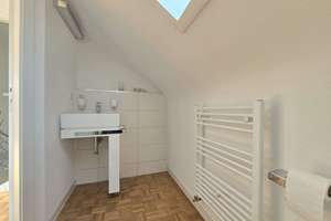 Traumhafte Doppelhaushälfte mit Pool, Doppelgarage und hochwertiger Ausstattung – Die vollständige Adresse der Immobilie erhältst du vom Anbieter., 70195 Botnang-West, Stuttgart – Vorschaubild 22