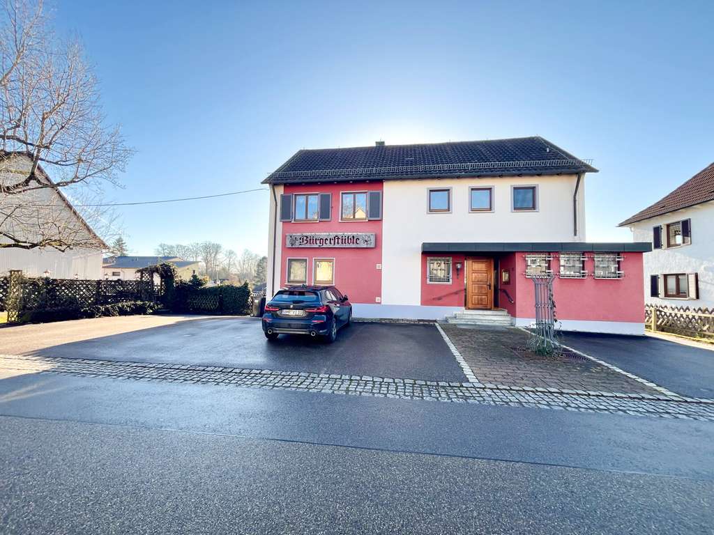 Immobilie in Zweiflingen - Gastronomieanwesen mit großzügigem Wohnbereich und Ausbaupotenzial - Bild 0