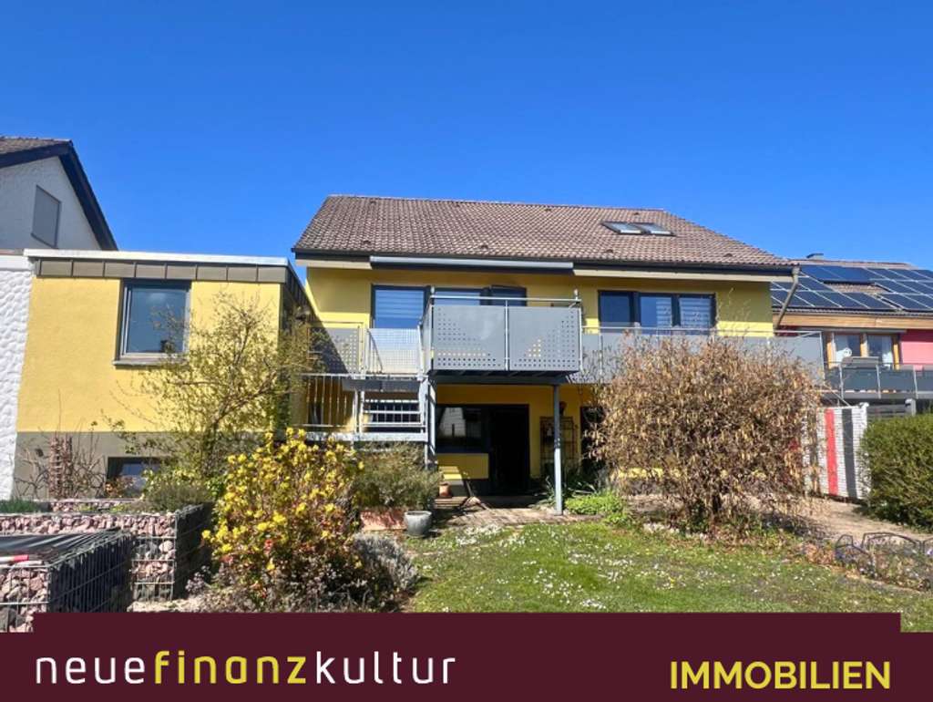Immobilie in Römerstein - Großzügiges Familienhaus mit besonderem Flair, Studio & sonnigem Garten in Römerstein - Bild 0