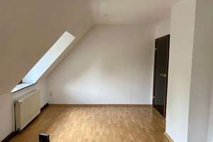 Gemütliche 3 ZKB Wohnung mit Einbauküche in Kassel-Wilhelmshöhe - PKW-Stellplatz möglich – Lothringer Straße 6, 34131 Bad Wilhelmshöhe, Kassel – Vorschaubild 2
