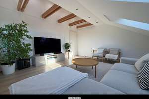 Moderne drei Zimmer Dachgeschosswohnung