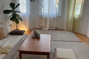Helle 2-Zimmer-Altbauwohnung