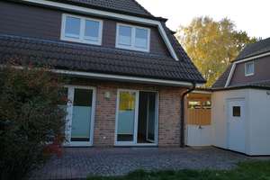 SUPER-ANGEBOT: Schöne Doppelhaushälfte m. Vollkeller, Kaminschornstein u. Carport m. Abstellraum – Kirschenweg 23b, 24558 Henstedt-Ulzburg – Vorschaubild 9