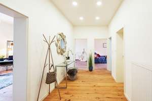 Modern sanierte 4‑Zimmer‑Wohnung mit Einbauküche und Gartenbalkon – 2 Min. zum Hbf