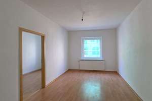 Gemütliche helle 2,5 Zimmer-Wohnung in ruhiger Lage von Limmer! – Varrelmannstraße  11, 30453 Limmer, Hannover – Vorschaubild 1