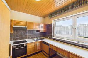 Zeitlose Eleganz in Split-Level-Bauweise – mit Kamin, Garage und Dachausbauoption – Die vollständige Adresse der Immobilie erhältst du vom Anbieter., 50126 Bergheim – Vorschaubild 10