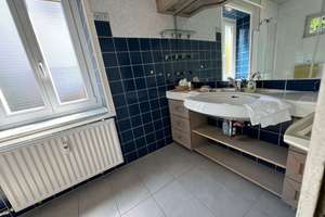 Großzügiges 2-Parteienhaus mit großem Grundstück, Terrasse & Wellnessbereich in Köln-Lövenich – Die vollständige Adresse der Immobilie erhältst du vom Anbieter., 50859 Lövenich, Köln – Vorschaubild 9