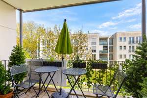 Betreutes Wohnen: Lichtdurchflutete 2-Zimmer-Wohnung mit Balkon