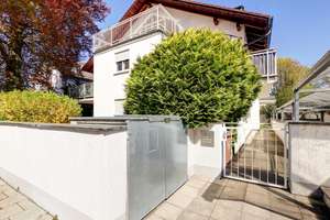 Lichtdurchflutete Dachgeschosswohnung in ruhiger Lage mit großer Fensterfront & Dachterrasse – Die vollständige Adresse der Immobilie erhältst du vom Anbieter., 81247 Obermenzing, München – Vorschaubild 1