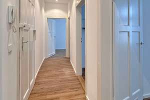 Schöne 2,5-Zimmer-Altbauwohnung mit kleiner Wohnküche in Neuhausen! – Volkartstraße 38, 80636 Dom Pedro, München – Vorschaubild 4