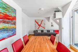 Stilvolle Dachgeschosswohnung mit großer Südwest-Terrasse und hochwertiger Modernisierung in Pankow