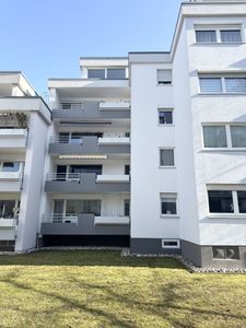 Modern sanierte 3-Zimmer-Eigentumswohnung mit überdachtem Balkon in Neumarkt