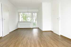 Frisch renovierte 3-Zi.-Whg. mit neuem Bad, neuem Boden und eigenem Gartenanteil – Staubenthaler Hoehe 85, 42369 Ronsdorf, Wuppertal – Vorschaubild 3