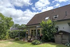 Verbundenes Einfamilienhaus mit Süd- West Terrasse und Carport in gewachsener ruhiger Ortslage  – Die vollständige Adresse der Immobilie erhältst du vom Anbieter., 21514 Büchen – Vorschaubild 1