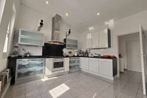 „Signature Living in Bestlage von Benrath" – Exklusive Maisonette mit Dachterrasse - einfach klasse – Die vollständige Adresse der Immobilie erhältst du vom Anbieter., 40593 Benrath, Düsseldorf – Vorschaubild 3