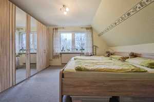 Energieeffizientes Einfamilienhaus mit PV-Anlage auf großzügigem 788 m² Grundstück in gehobener Lage – Steinburg (Kreis) – Vorschaubild 11