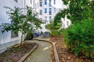 Bezugsfreie 2-Zimmer-Wohnung mit Altbau-Flair und modernem Tageslicht-Badezimmer, jetzt besichtigen – Rennbahnstrasse 24, 13086 Weißensee, Berlin – Vorschaubild 9