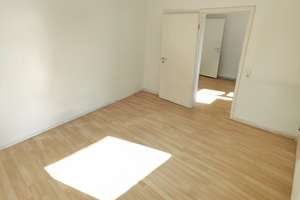 Helle 3-Zimmer Wohnung in Stuttgart-Zuffenhausen WG geeignet – Die vollständige Adresse der Immobilie erhältst du vom Anbieter., 70435 Zuffenhausen-Hohenstein, Stuttgart – Vorschaubild 9