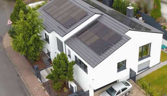 Bild von Freistehendes kernsaniertes Effizienzhaus 40 • Einfamilienhaus in Frankfurt-Kalbach