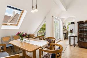 Stilvolle Dachgeschosswohnung mit Maisonette-Charakter in Lennep!
