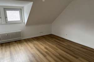 Freundliche 2-Zimmer-Dachgeschosswohnung mit Einbauküche in Pforzheim – Die vollständige Adresse der Immobilie erhältst du vom Anbieter., 75173 Südweststadt, Pforzheim – Vorschaubild 5