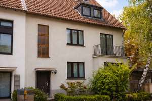 Erstbezug nach Sanierung: 4-Zimmer-Wohnung im 1. OG in Düsseldorf-Heerdt