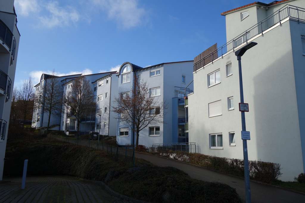 Immobilie in Laichingen - Charmante 3‑Zimmer‑Wohnung mit sonnigem Balkon und Tiefgarage - provisionsfrei vom Eigentümer - Bild 0