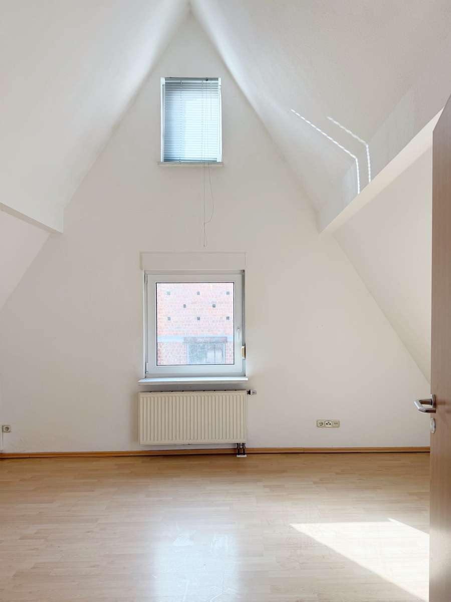 Immobilie in Rudersberg - Backsteinhaus in Rudersberg – Einfamilienhaus mit Scheune, Garten und viel Potenzial - Bild 7