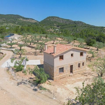 Rustikales Anwesen zum Verkauf in Perelló El, 3 Schlafzimmer.
