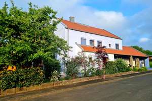 Außergewöhnliches, großzügiges, konsequent ökologisches Einfamilienhaus – Die vollständige Adresse der Immobilie erhältst du vom Anbieter., 97256 Geroldshausen – Vorschaubild 2