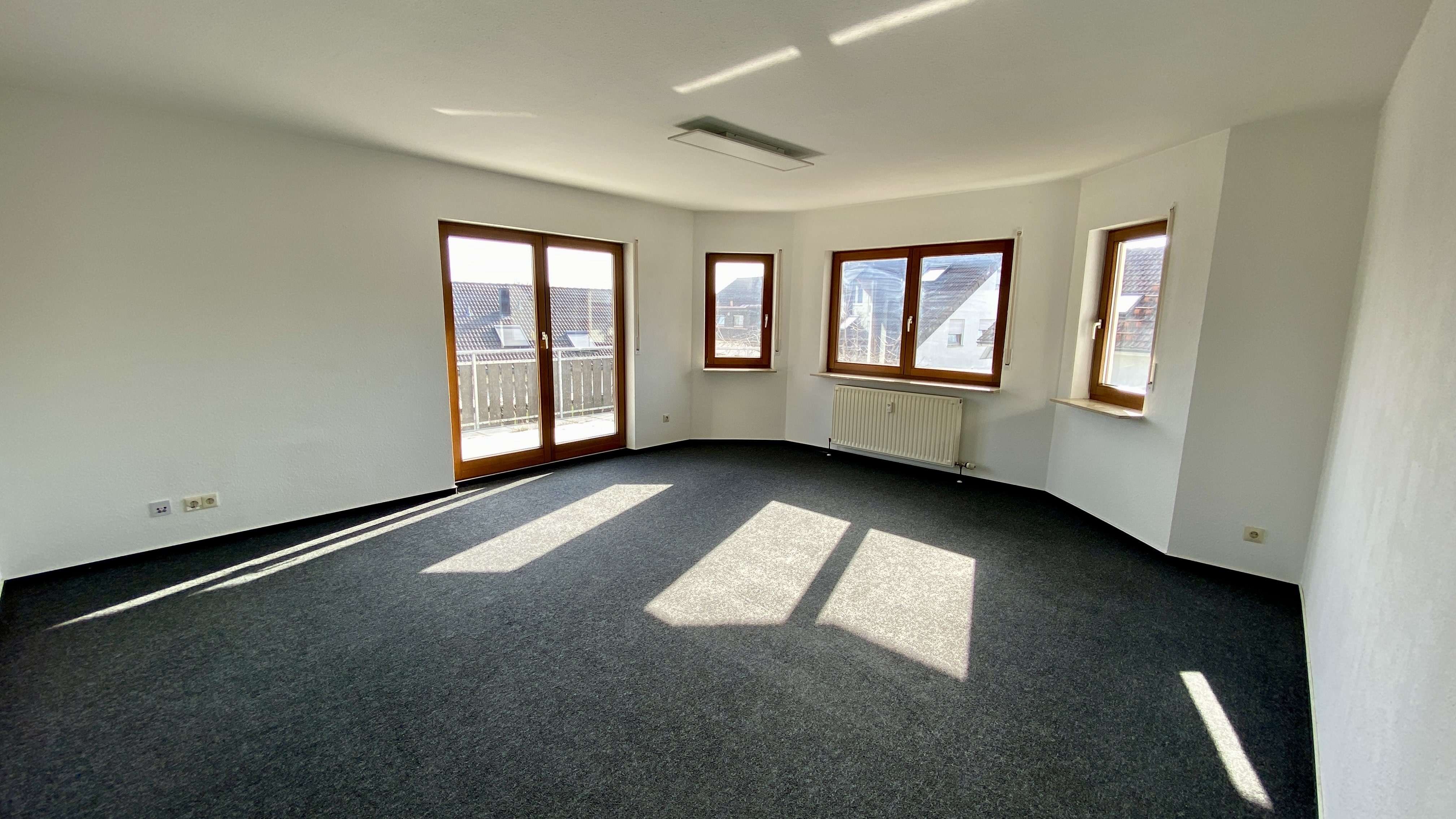 Großzügige Wohnung in Abstatt - Terrasse, Balkon & Potenzial, Heilbronn Kreis – Bild 3