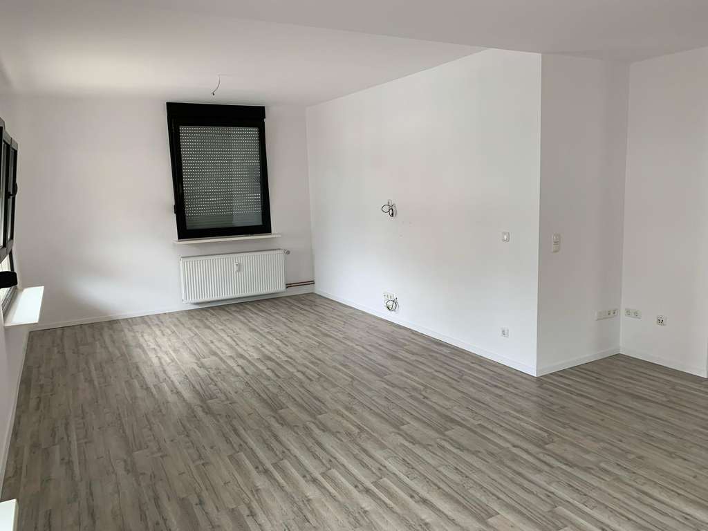 Immobilie in Mörfelden-Walldorf - MFH mit 3 Wohnungen, großem Garten & Anbaumöglichkeit zu verkaufen - Bild 0