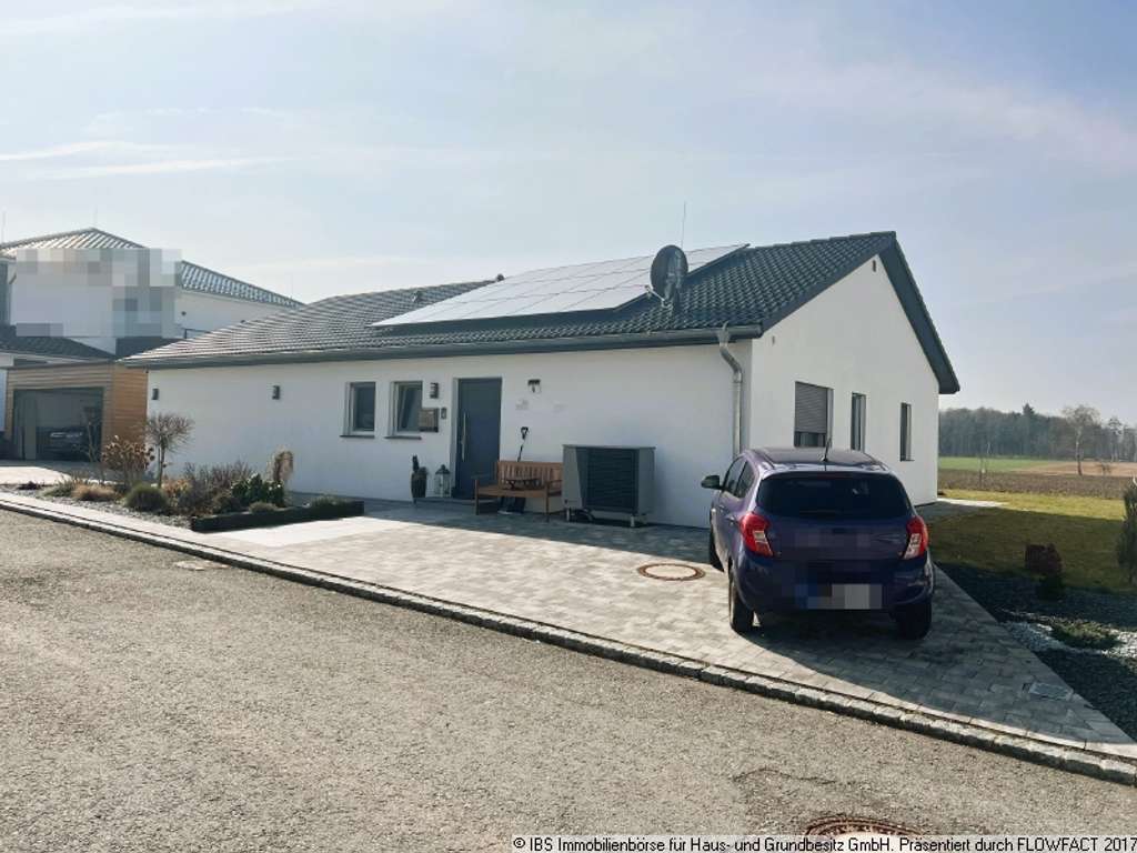 Immobilie in Rot am See - Neuwertiger, moderner Bungalow mit durchdachter Architektur in toller Randlage - Bild 2