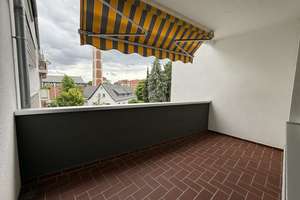 Ruhig, frisch renoviert, 4 Zimmer, Balkon, Garage + Stellplatz