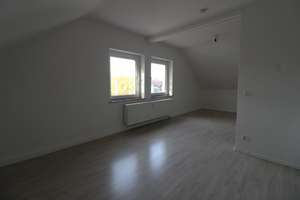 --preiswert-frisch gestrichen+ sauber--hell--Bad mit Fenster-- – Schmalhorststr. 24, 45899 Horst, Gelsenkirchen – Vorschaubild 10