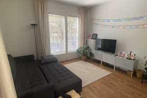 Schöne, sonnige 2-Zimmer Wohnung im 1. OG in Berlin Tiergarten